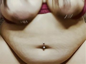 BBW babe with pierced nipples ride a big dildo ! 
