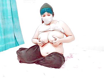 Beautiful Arab Girl Shows Big Tits and Pussy