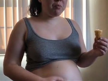 Short fat girl plays with her belly