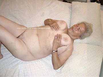 OmaGeiL – Amateur Moms Naked and Hot in Sampler
